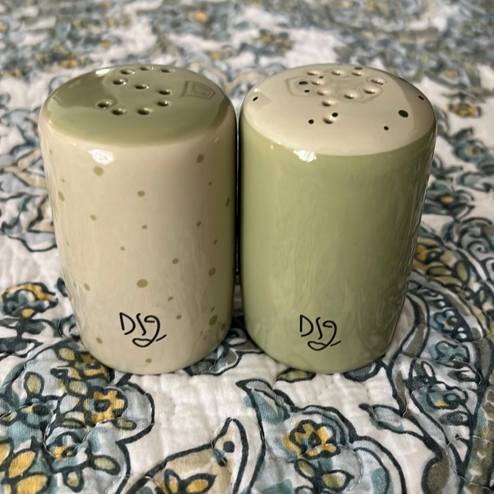Ceramic salt & pepper shakers